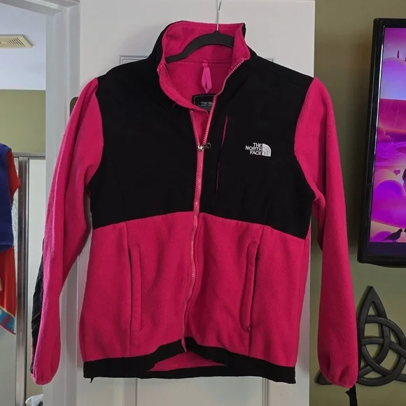 Women's hot pink North Face jacket - Picture 1 of 3
